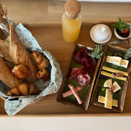 Ferme La Clavière, De Luxe Lou Estello Couette-café 4*